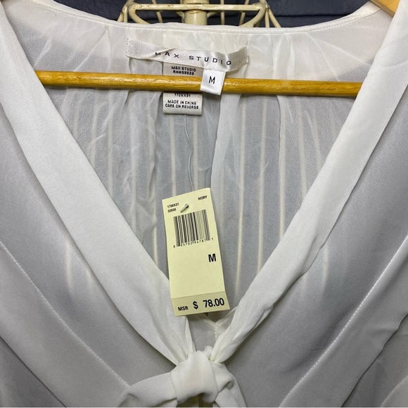 Max Studio Ivory Sheer Blouse Size Medium NWT - Picture 4 of 5